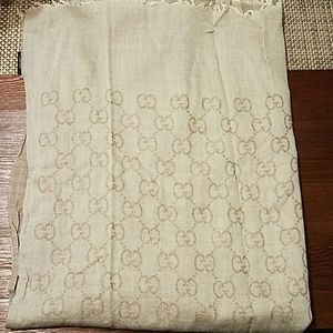 Double sided beige Gucci scarf